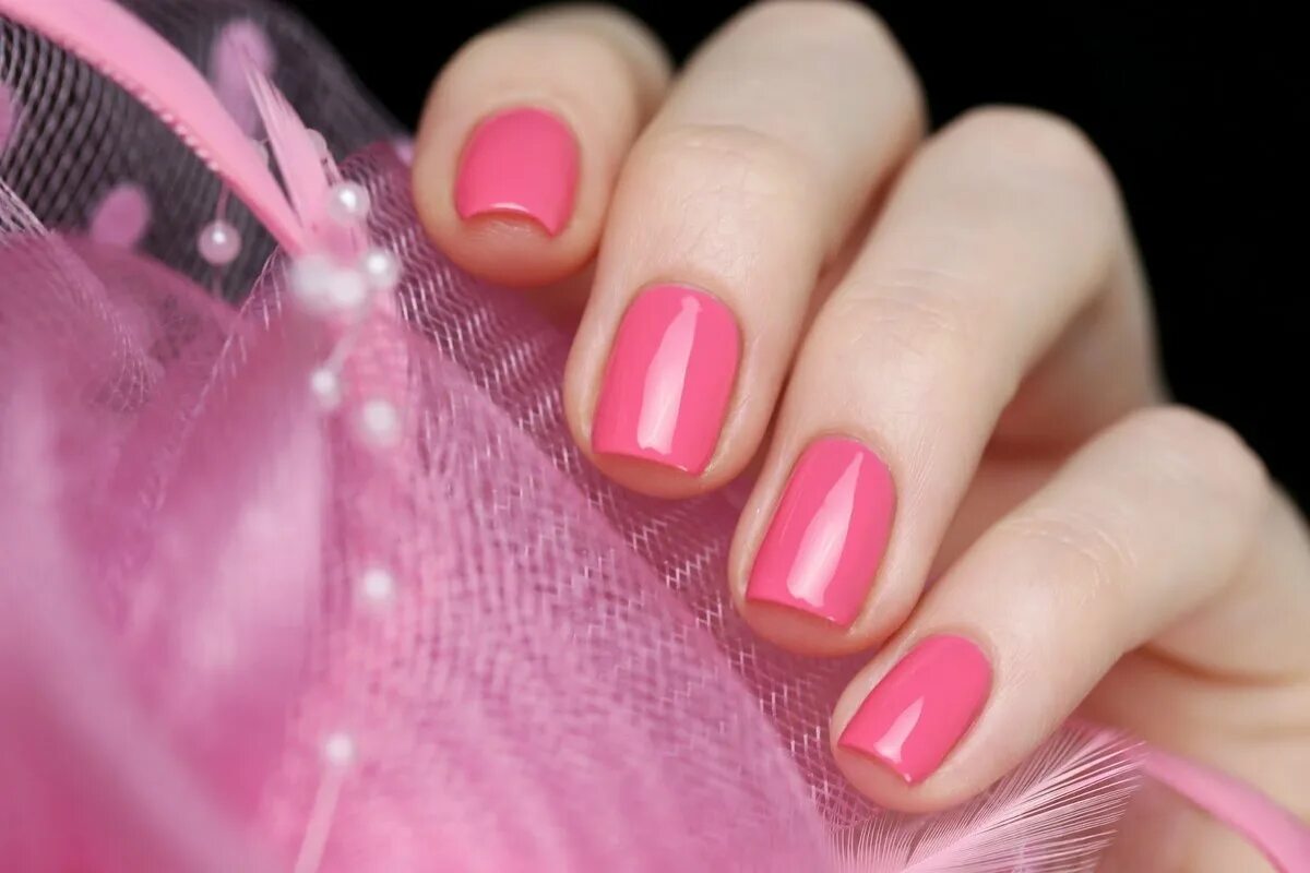 Розовый ногти на руках. Розовый маникюр. Розовые ногти. Розовые гелевые ногти. Розовый маникюр однотонный.