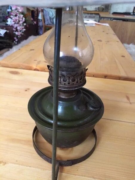 Керосиновая лампа красивая. Чем заправляли лампы. Чем заправляли лампы. Фитиль для лампы летучая мышь. Inesplosibile impero керосиновая лампа.