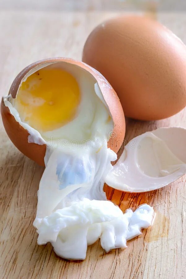 К чему снятся разбитые сырые яйца. Разбитое яйцо. Треснутое вареное яйцо. Треснутые яйца. Разбитое вареное яйцо.