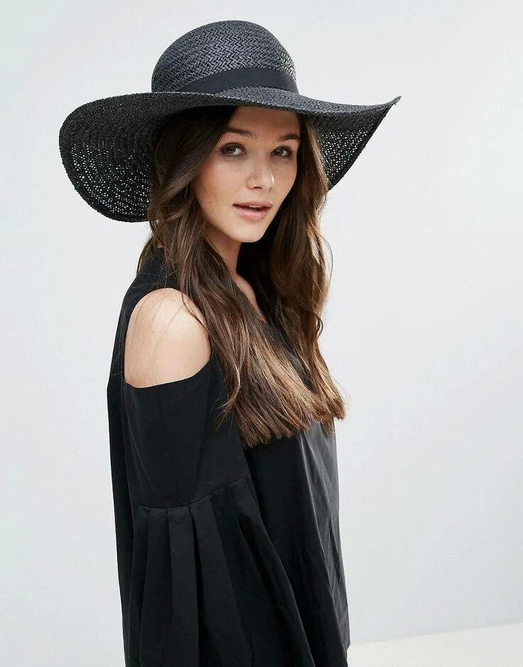 Шляпа с полями. Черная женская шляпа. Черная шляпка женская. Шляпа с широкими полями.