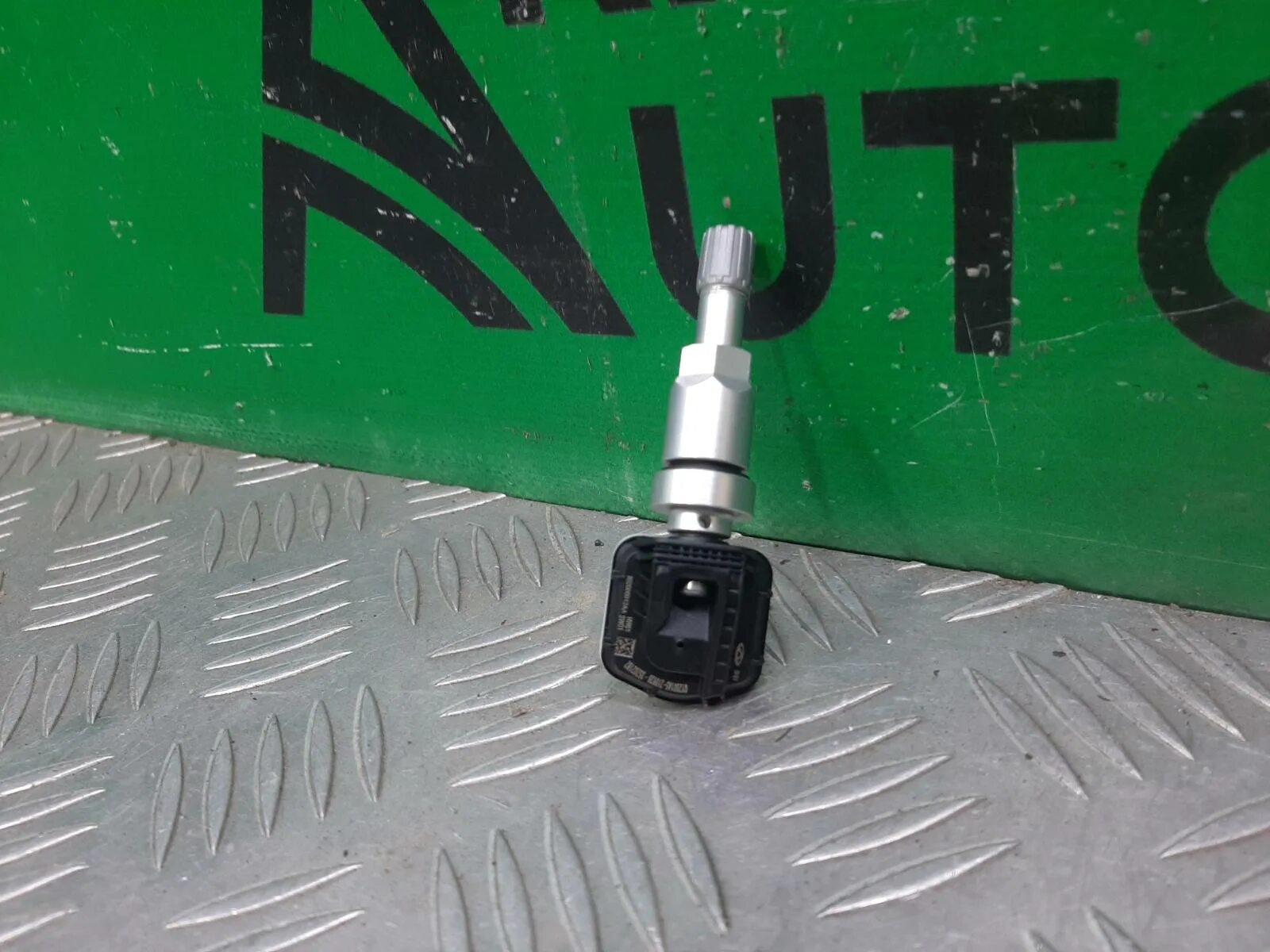 Датчик давления колес чери тигго. Датчик давления шин чери тигго 7. 6506497aa. 802000012aa датчик давления в шинах chery. Датчик давления в шинах chery tiggo 4.