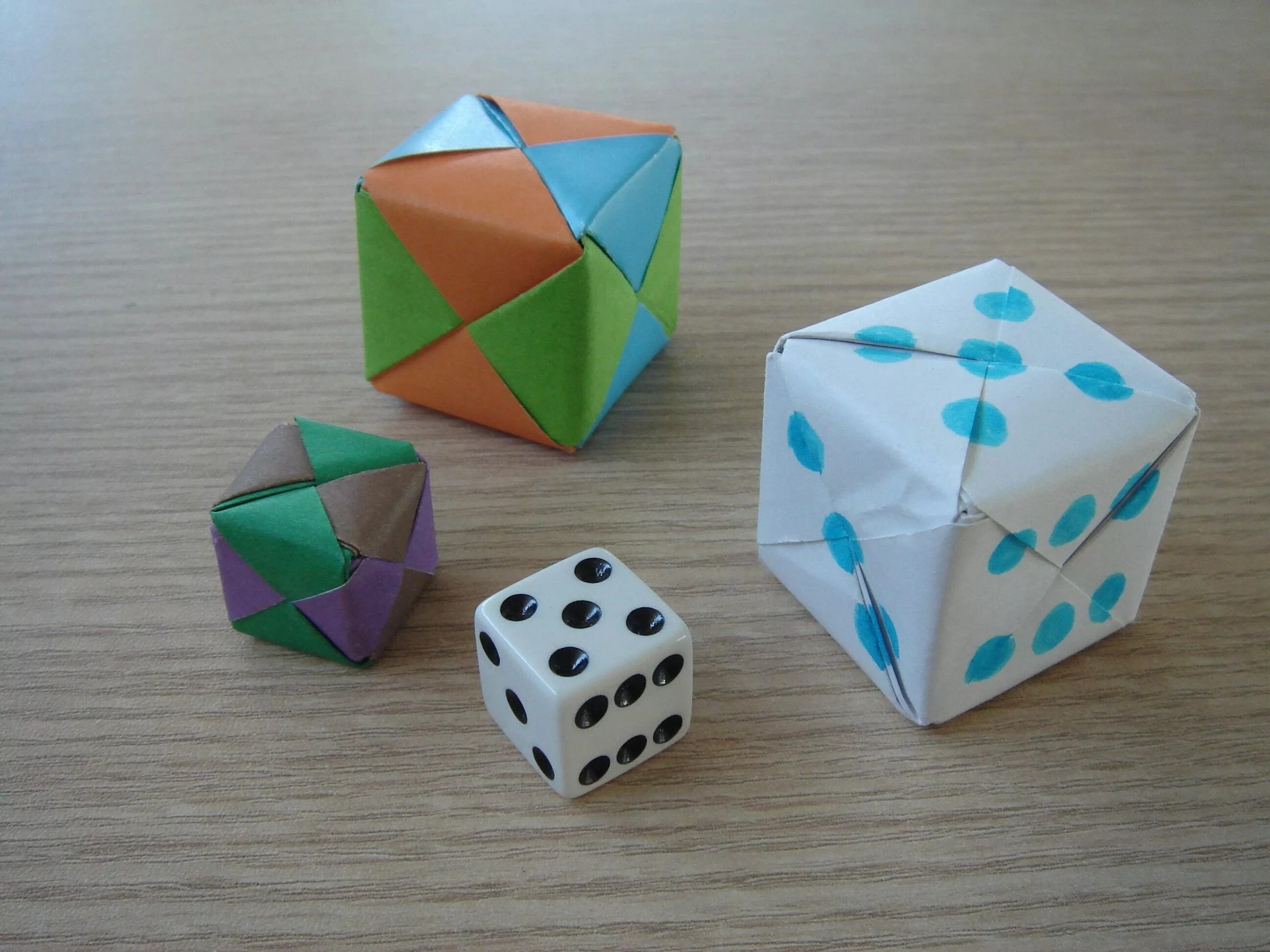 Кубик Сонобе. Оригами куб Сонобе. Объемный кубик. Кубик поделка.