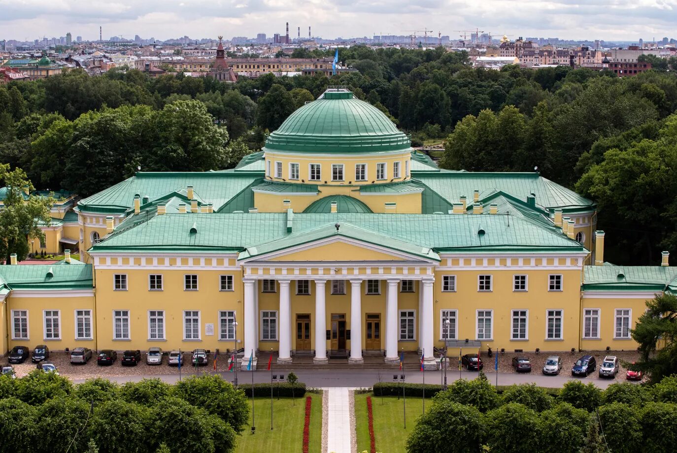 Сооружение в стиле классицизм. Таврический дворец в Петербурге (1783-1789),. Старов Архитектор Таврический дворец. Старов Таврический дворец в Петербурге.