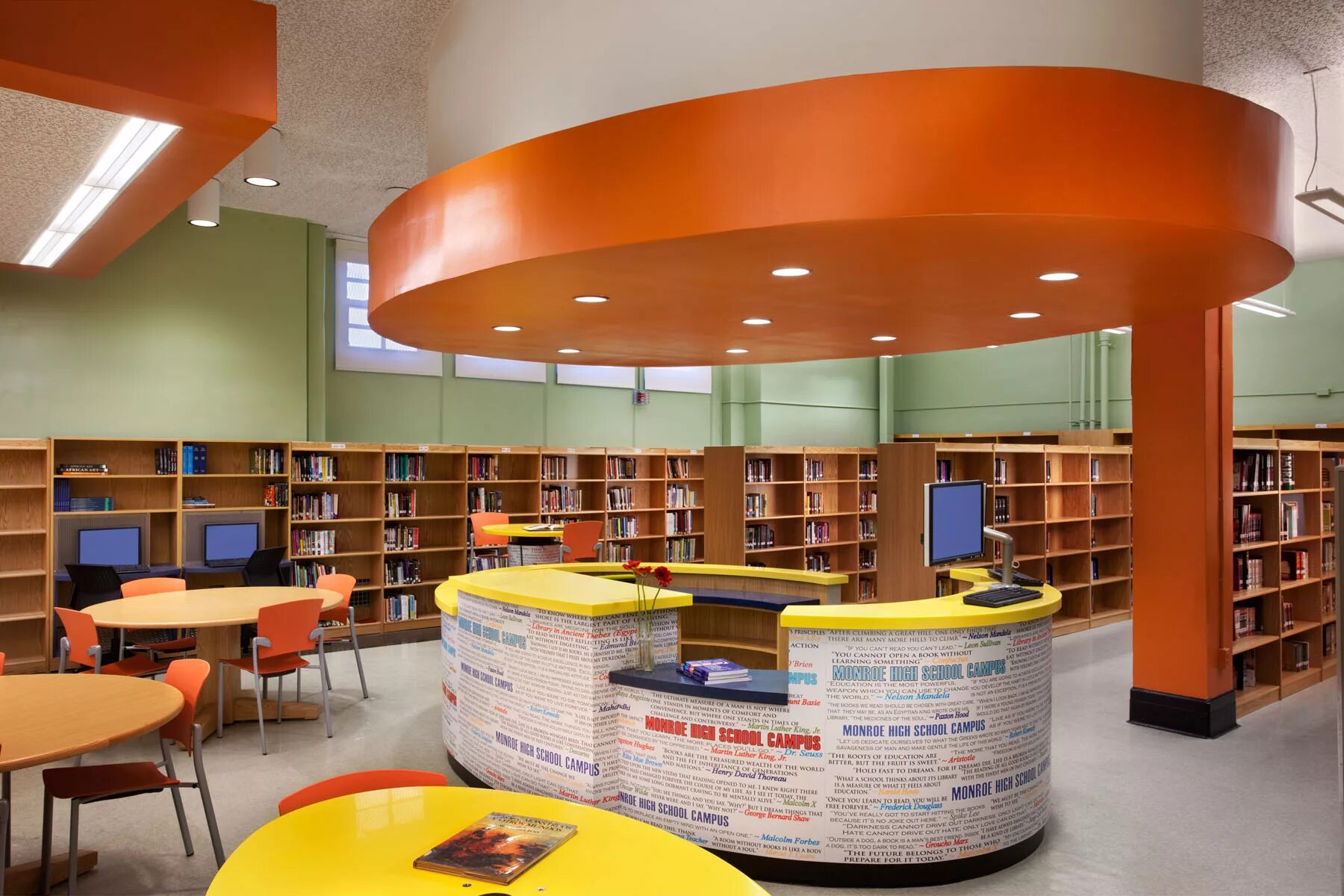 School library. Интерьер читального зала библиотеки. Современный читальный зал. Современная библиотека. Современная мебель для школьной библиотеки.