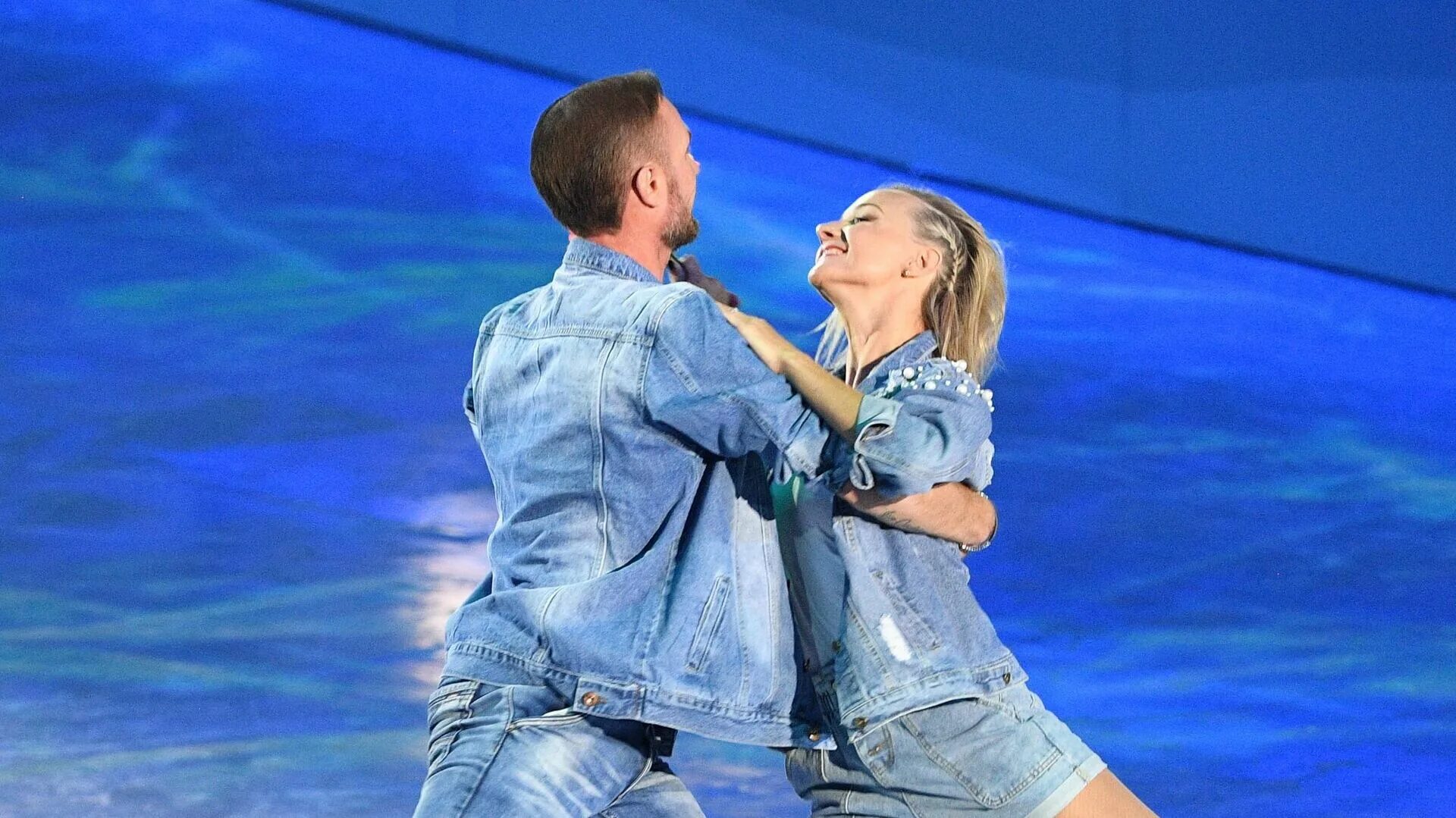 Что случилось с романом костомаровым российским фигуристом. Роман костомаров торс. Роман костомаров фигурист. Что случилось с романом костомаровым российским фигуристом. Что случилось с романом костомаровым российским фигуристом.