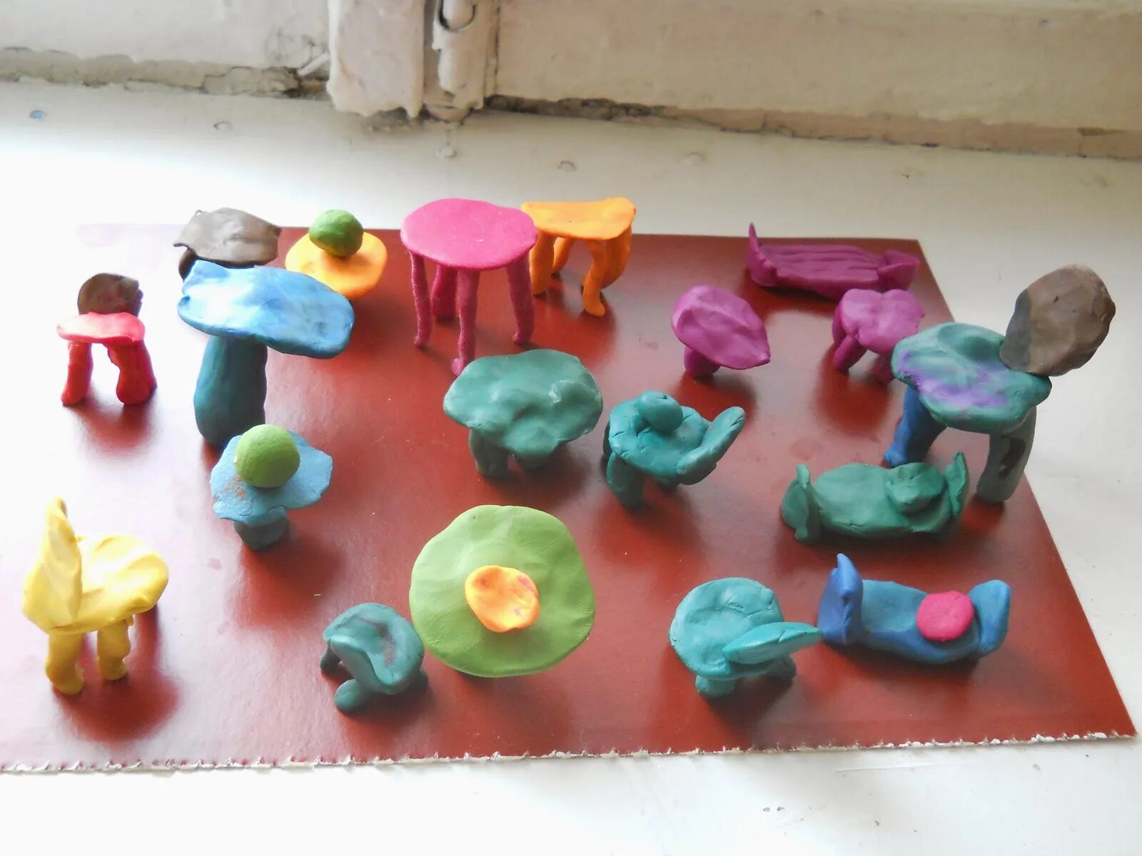 первая младшая группа. лепка мебели в детском саду. предметная лепка в детском саду. аппликация для детей ясельной группы мебель. лепка мебели в детском саду.