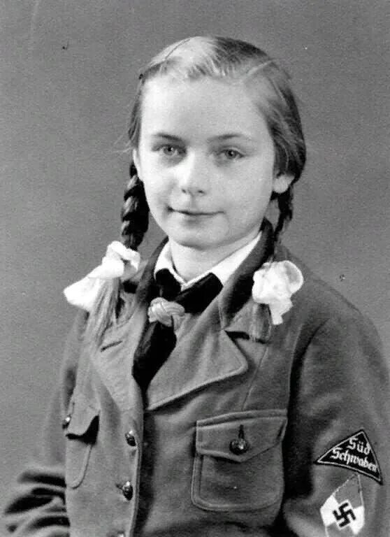 Красивая молодая немка. Дрексель Марго нацистка. Девушки 3 рейха Гитлерюгенд. Хельферин Люфтваффе.