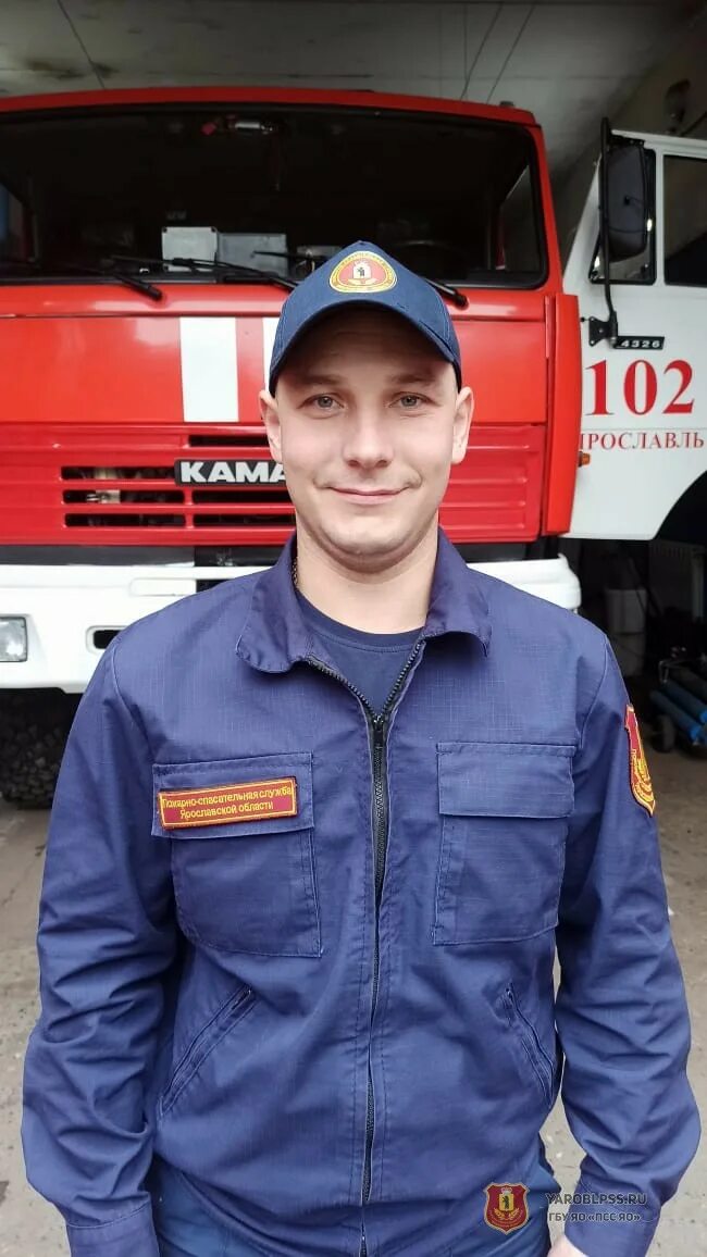 102 пожарная. Пожарка новый уренгой. Урал 375 ац 40. Зил 4331 ац 3. Пч 102 ярославль.