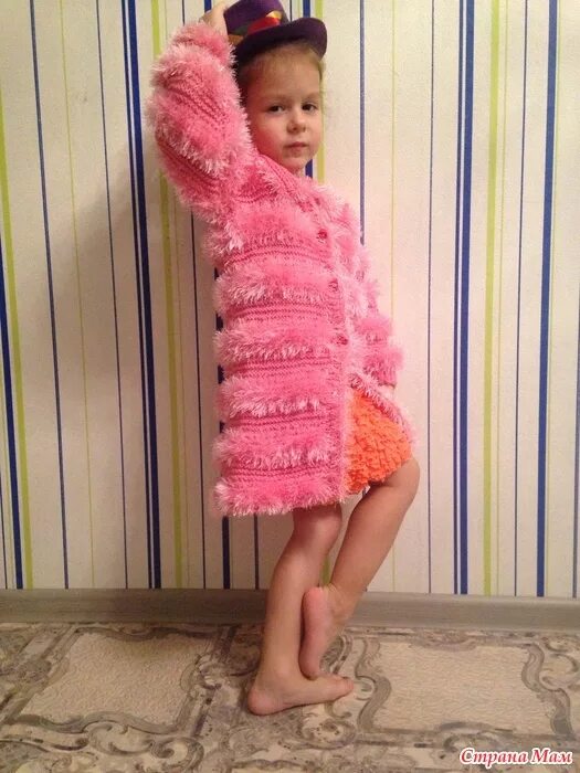 Кофта из травки для мальчика. Кофта из травки для девочки. Пальто для девочки из пряжи травка. Кардиган для девочки из пряжи травка. Свитер из травки для девочки.