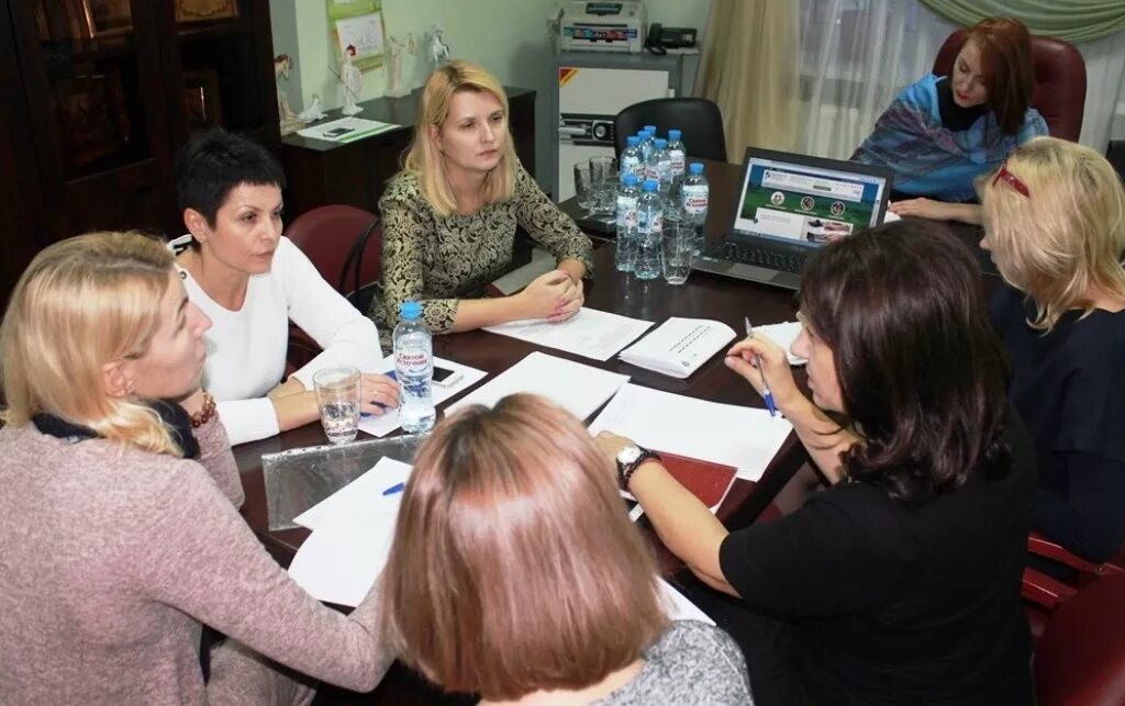 Росреестр в хмао. Семейные встречи. Председатель нотариальной палаты хмао. Адвокатская палата ханты-мансийск. Асадова лина владимировна нотариус.