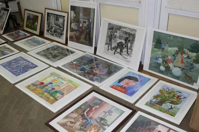 выставка работ в художественной школе. выставка работ учеников. выставочный зал дхш ирбит. выставка учащихся 1-4 классов. художественное отделение дши.