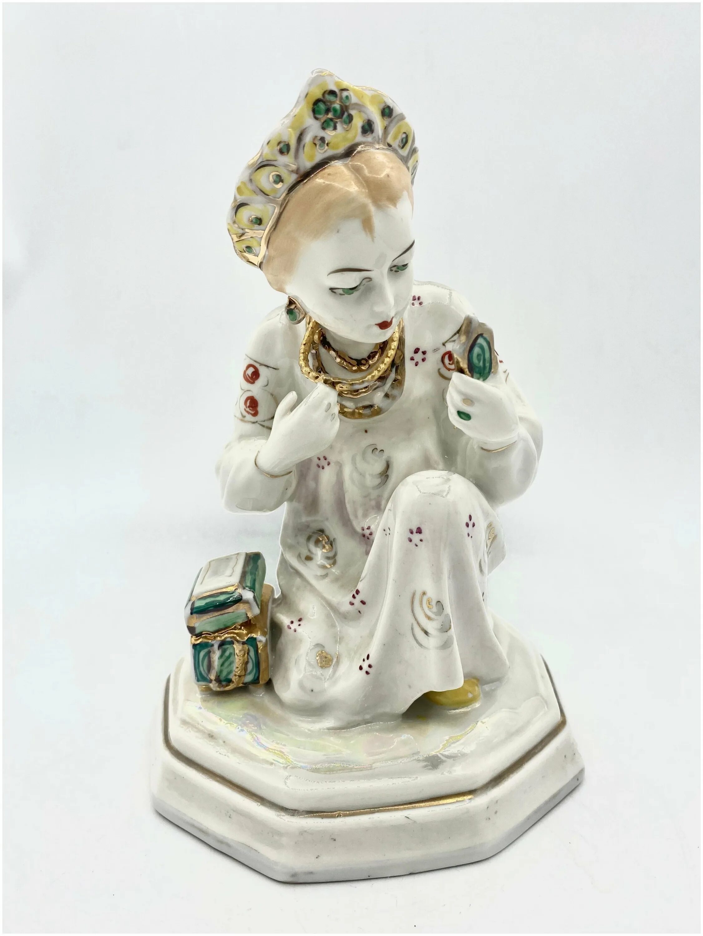 аленушка статуэтка ифз. статуэтка аленушка и братец иванушка схф 1. фарфоровая статуэтка аленушка. фарфоровая статуэтка аленушка. аленушка лфз.