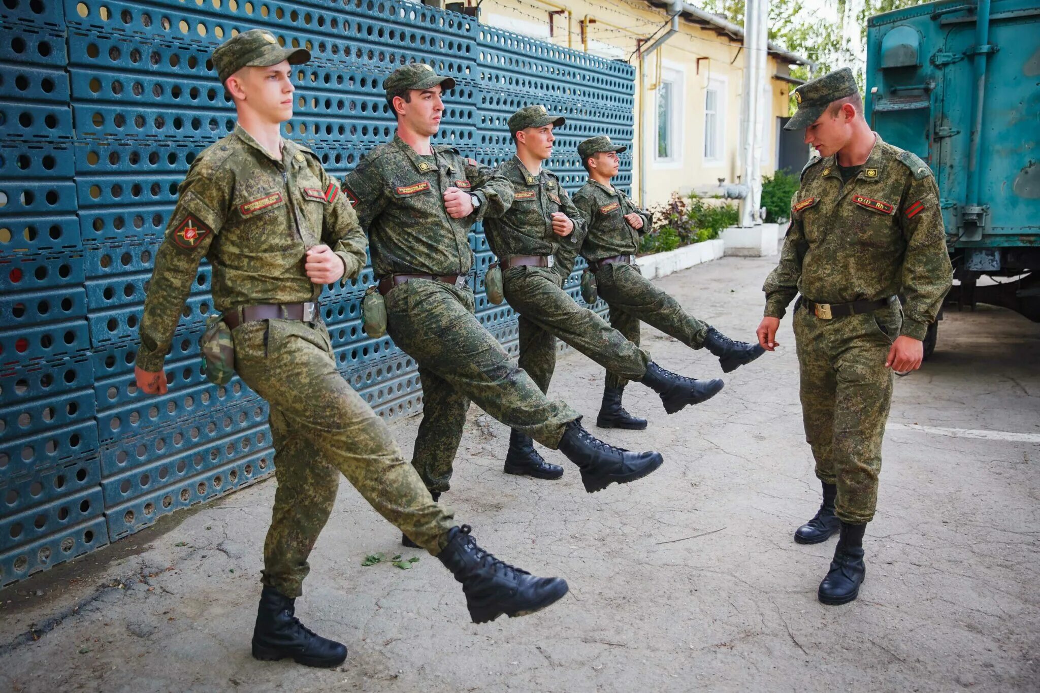 Армия. Военная форма. Военная служба. Срочники. Призыв после колледжа