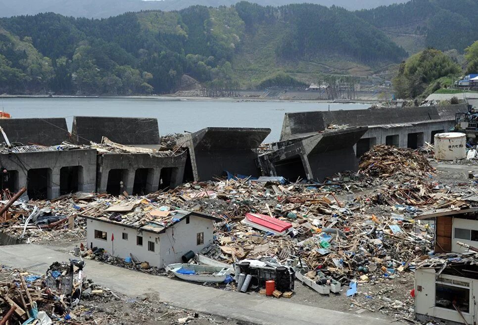 Большие землетрясения. Землетрясение и ЦУНАМИ В Японии в 2011 году. Землетрясение у острова Хонсю. Землетрясение в Хонсю 2011.
