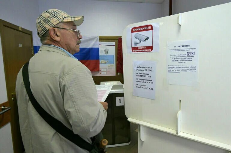 Во сколько открывается избирательный участок в москве. Выборы фото. Выборы наблюдатели. Открытие избирательных участков. Голосование на выборах.