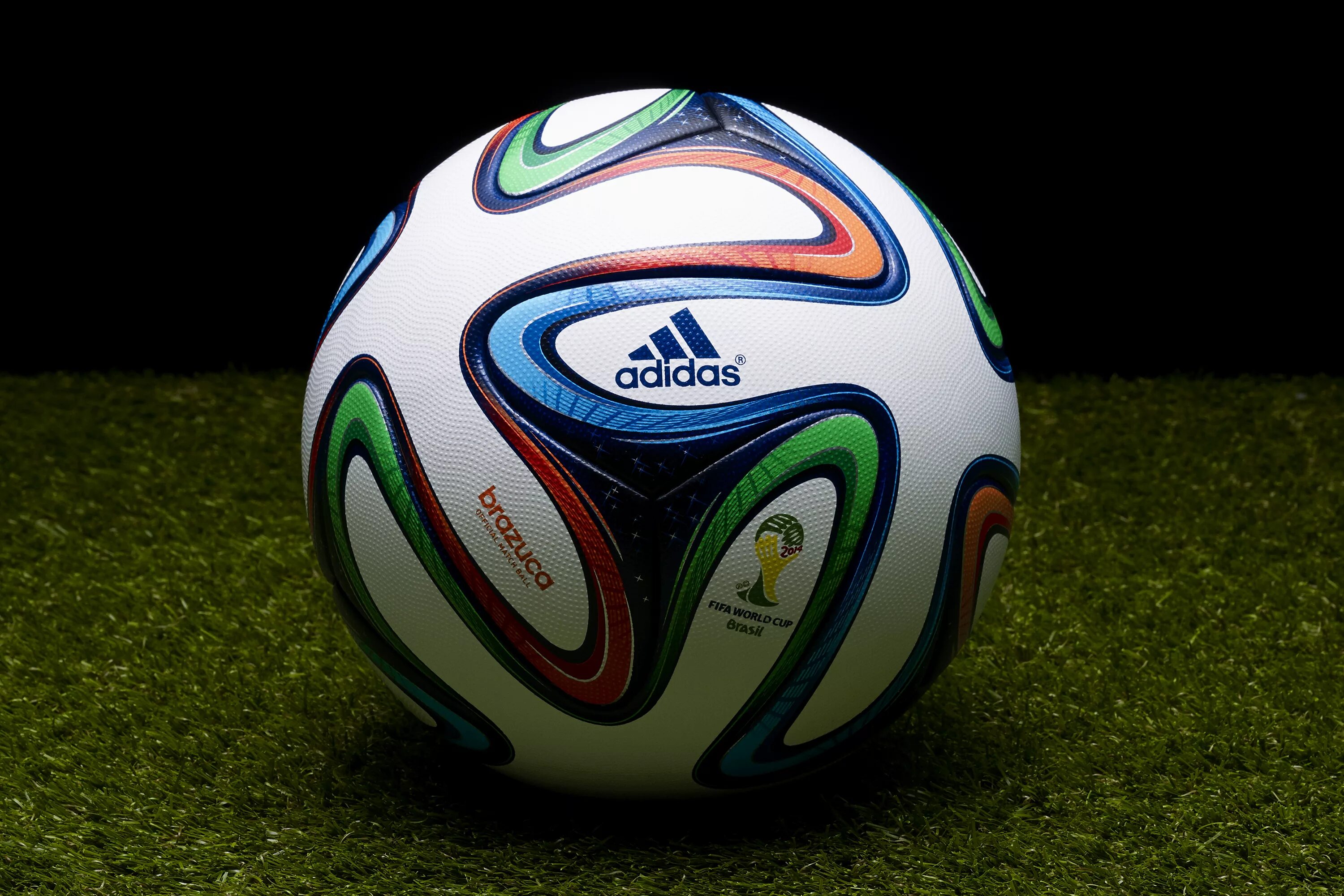 Футбольный мяч fifa. Мяч adidas ЧМ 2014. Мяч adidas Brazuca. Джабулани бразука.