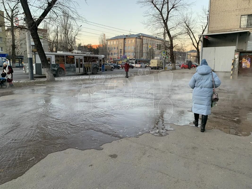 Отключение отопления в воронеже 2024. Порыв горячей воды в Омске. Ветер в Воронеже. Климат Воронежа. Проотопление Воронеж.