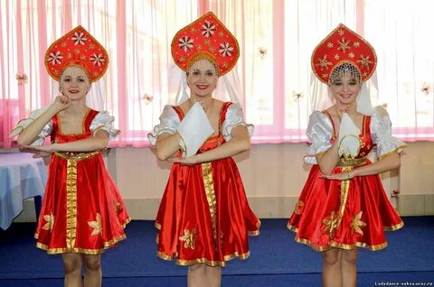 Народный костюм для танцев для девочки