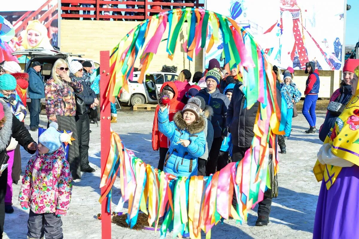 новотырышкино алтайский край сибирское подворье. масленица на улице. атрибуты для игр на масленицу. масленица в детском саду. проводы масленицы.