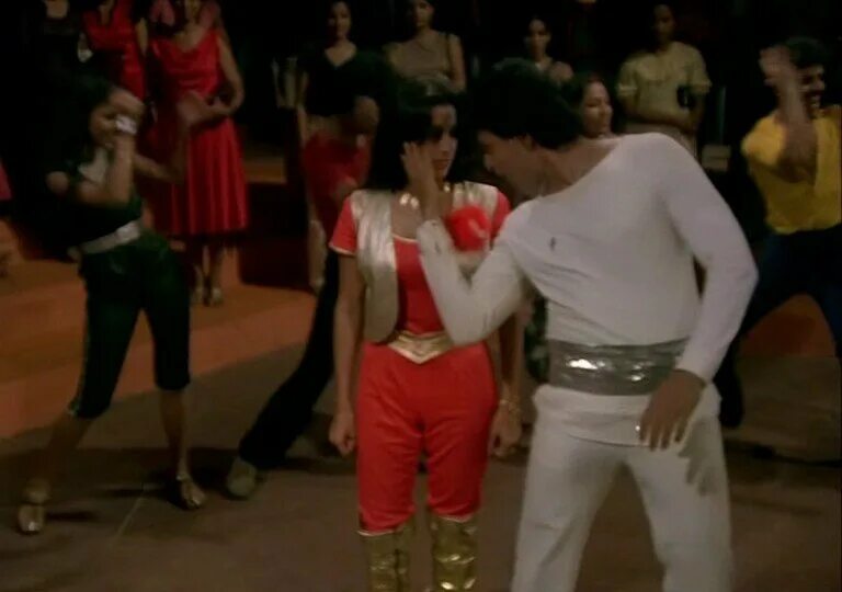 Песни из кинофильма танцор. Митхун Чакраборти танцор диско. Танцор диско 1982 Индия.