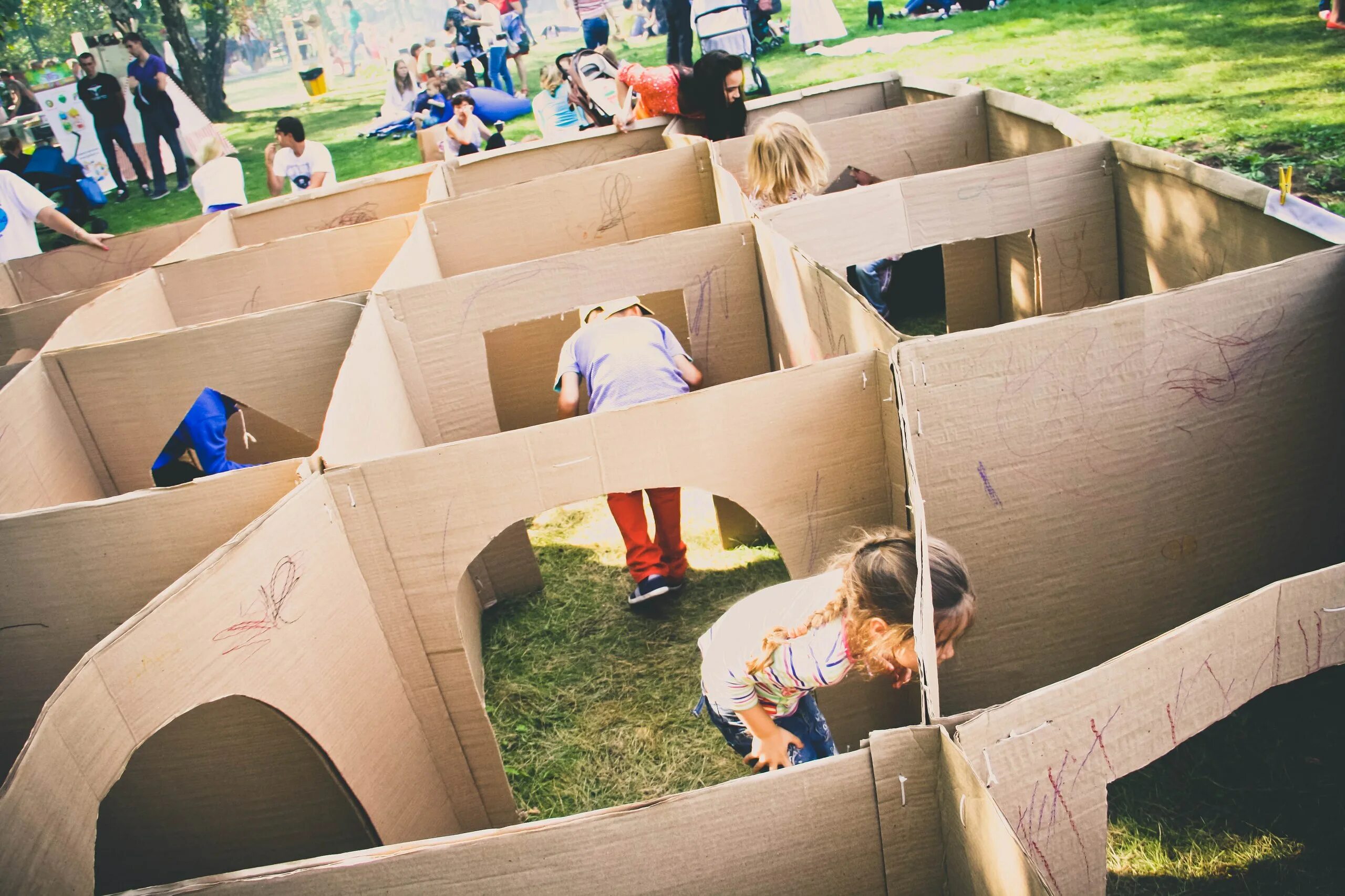 самодельные настольные игры. лабиринт из картона. лабиринт из картона для детей. лабиринт из картона для детей. лабиринт из картона своими руками.