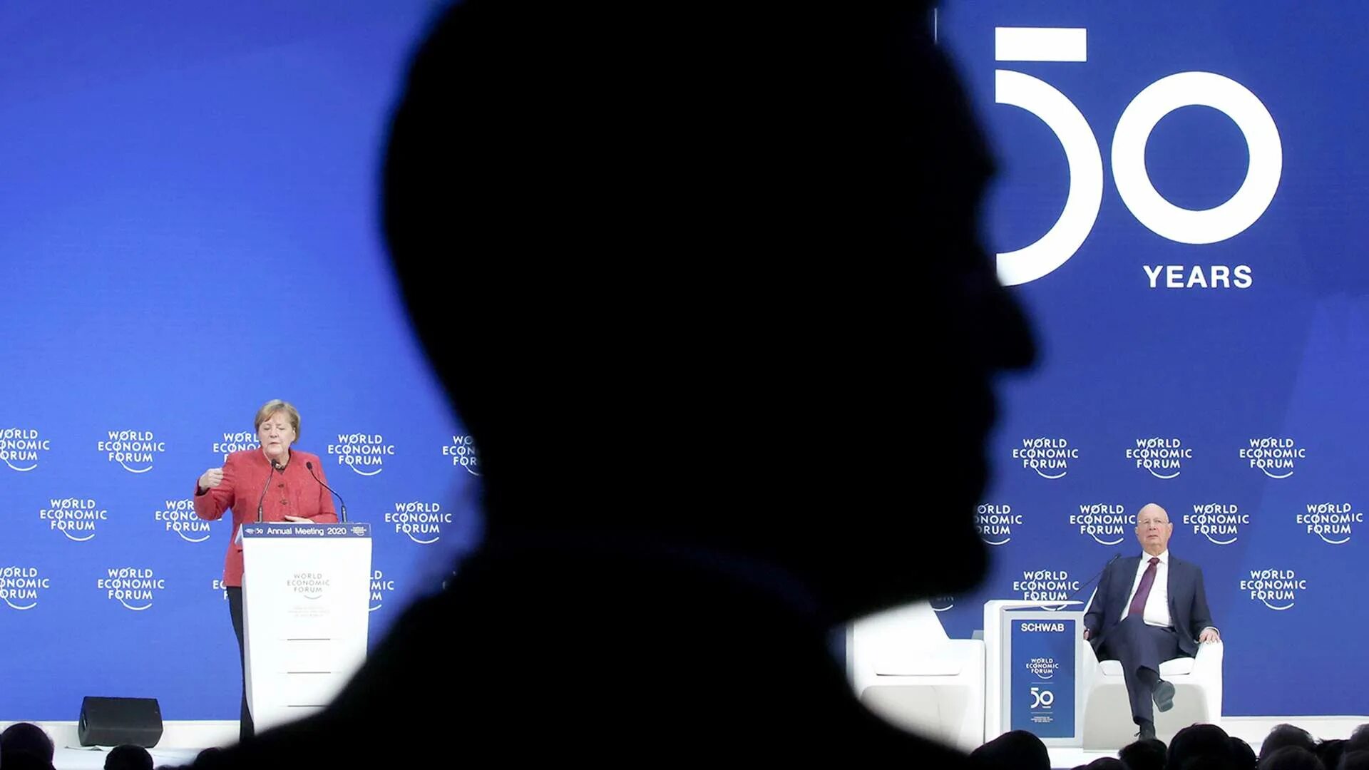 Экономический форум в давосе. Кончиться форум. Давос или давос. Форум в давосе. Блумберг хит.