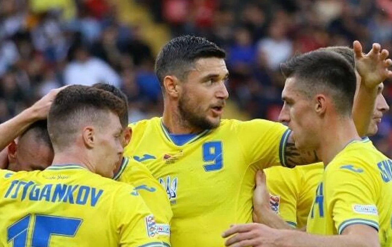 Украинская сборная по футболу. Состав сборной украины по футболу 2022. Сборная украины по футболу лига наций. Сборная украины по футболу 2022. Обувь для украинской сборной по футболу фото.