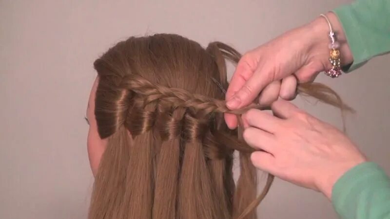 Красивые косы пошаговое плетение. Объемные косы со шпильками. Bubble Braid прическа. Коса канадка как плести видео.