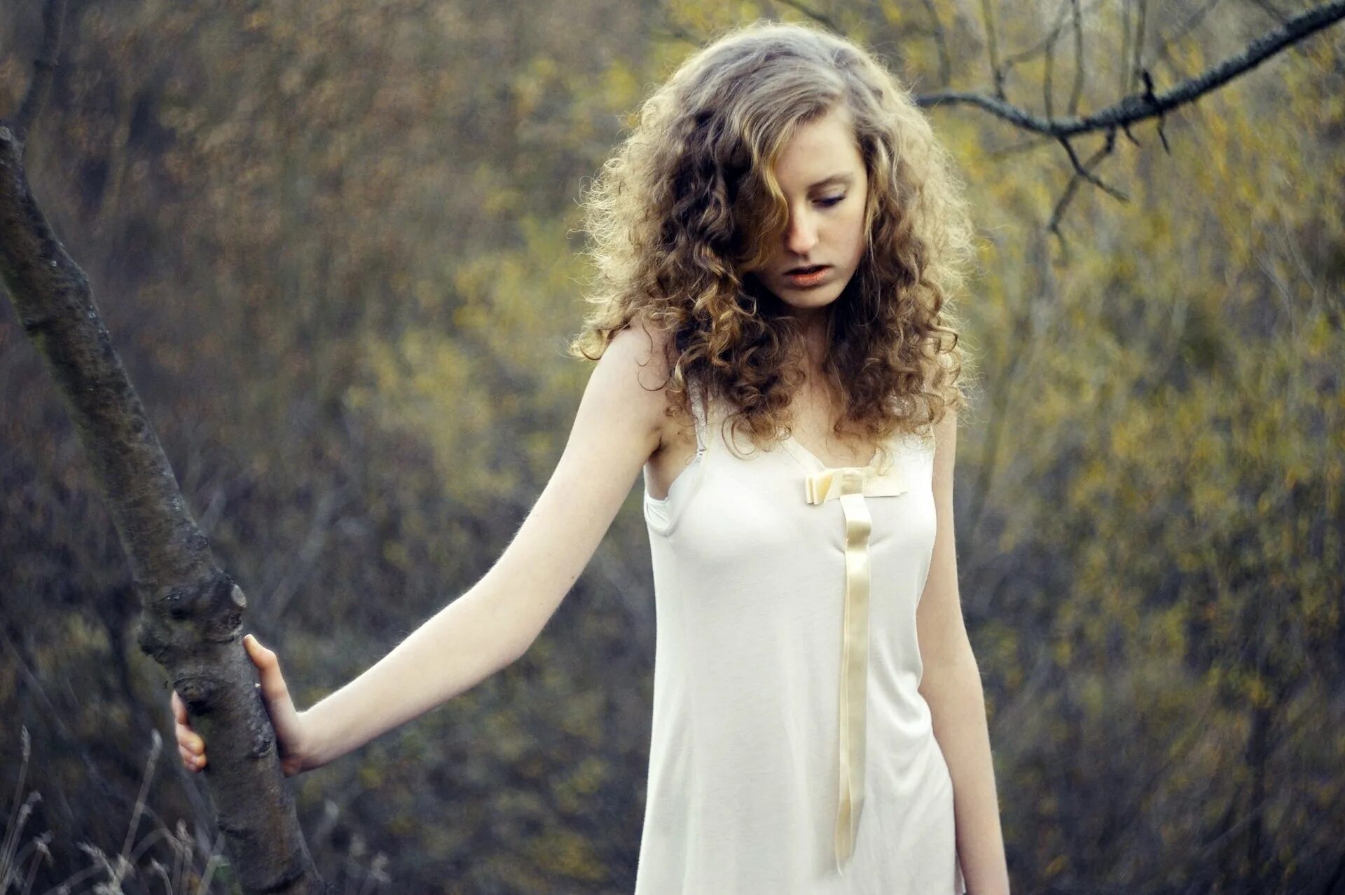 селфи девушек с кудрявыми волосами. красивые кудрявые девушки. худые кудрявые девушки. Alina zaslavskaya 2021. худые кудрявые девушки.