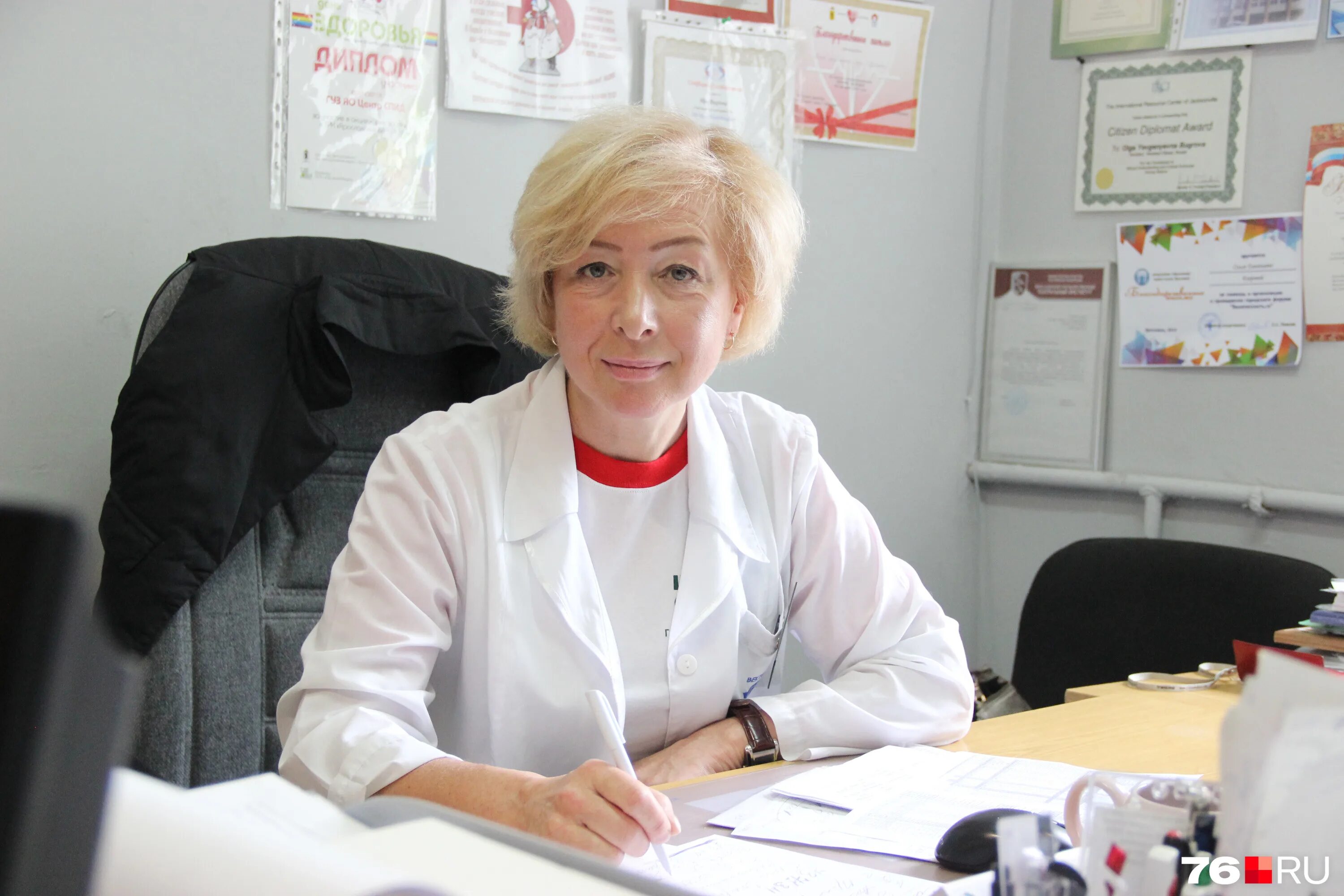 инфекционист. главный врач спид центра владивосток. доктор инфекционист. коваленко елена петровна. врач инфекционист.