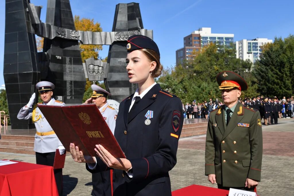 Курсанты мвд россии присяга. Курсанты двюи мвд. Двюи владивосток. Курсанты мвд им лукьянова. Курсанты мвд россии.