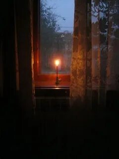 Свечу в окне