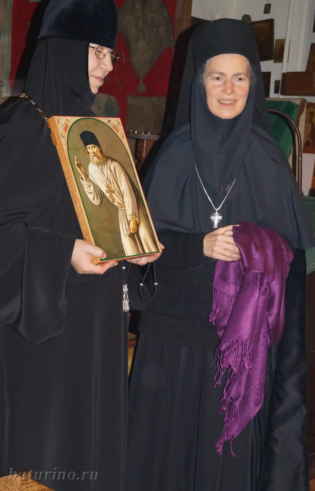 Матушка составить. Молитва матроне московской с просьбой. Икона матроны московской. Матушка составить. Монахиня книга.