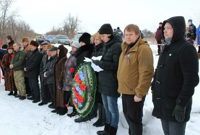 Погода в чернухино. Поселок Чернухино Луганской области. Чернухино 2014. Чернухино памятник. Пос Чернухино 2015.