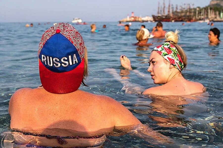 Российские туристы в Турции. Русские за границей. Россияне на море. Русские в турции отзывы