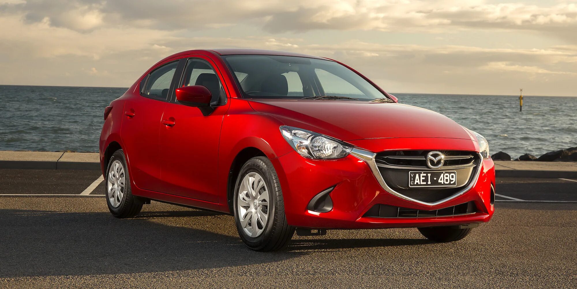 Mazda 2 sedan. Mazda 2 2015. Мазда 2 седан 2018. Мазда 2 2016.