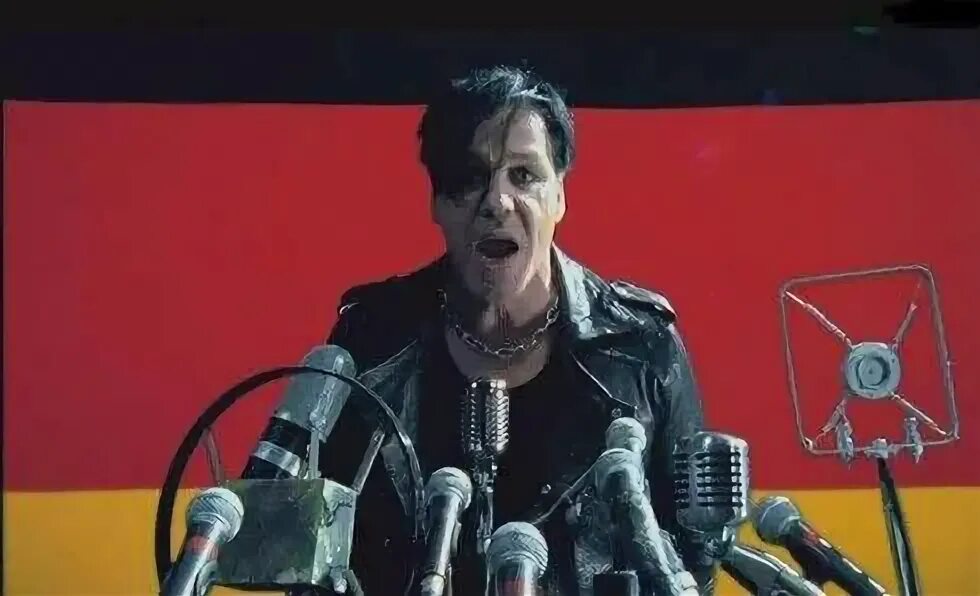 Rammstein puss. Леди гага applause. Black lady актриса рамштайн. Rammstein тилль с ирокезом. Sophie logan rammstein.