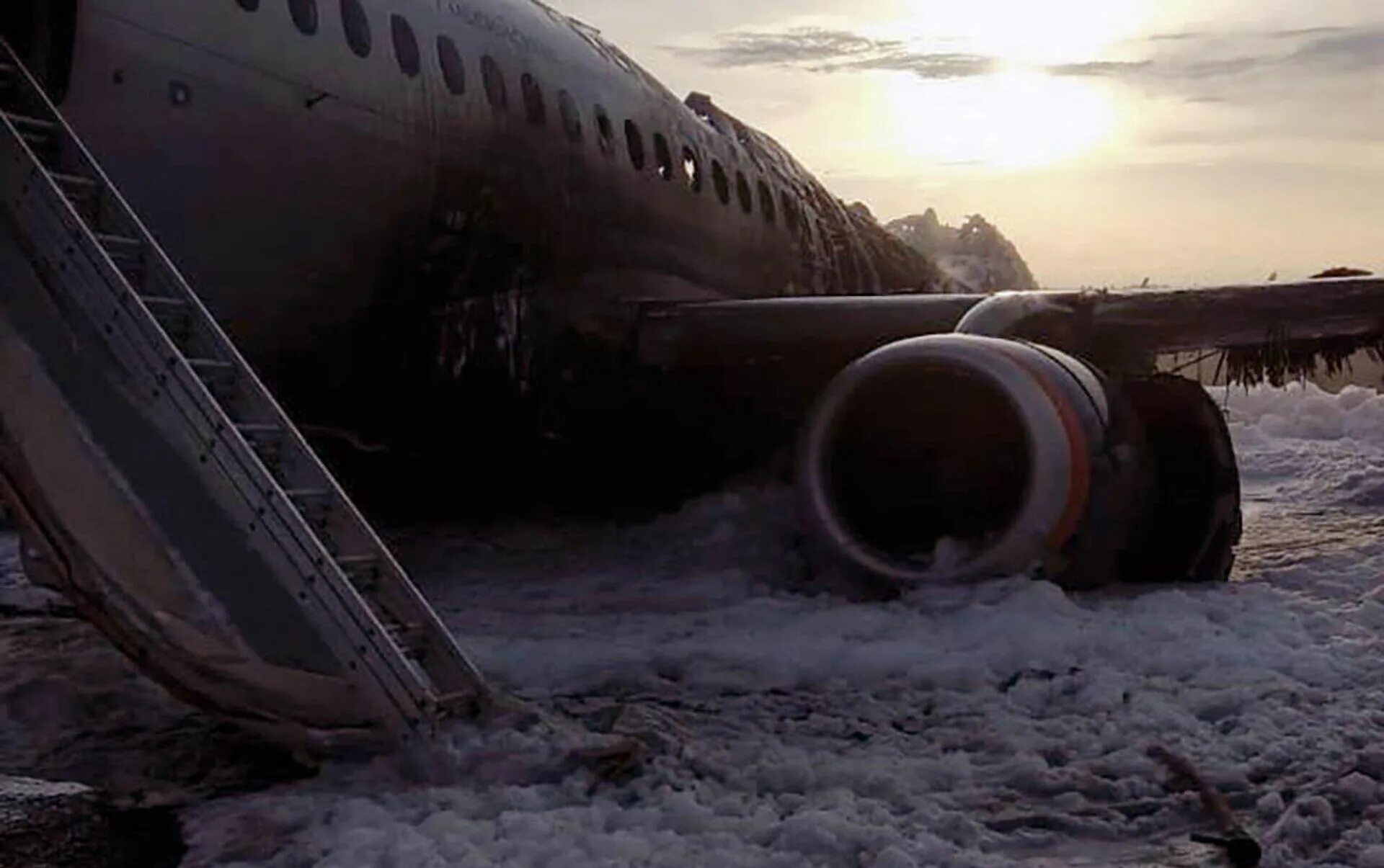Случай в шереметьево 2004 эйр астана. Авиакатастрофа ssj-100 в шереметьево. катастрофа суперджет 100 в шереметьево. катастрофа ssj 100 в шереметьеве. сухой суперджет 100 шереметьево.