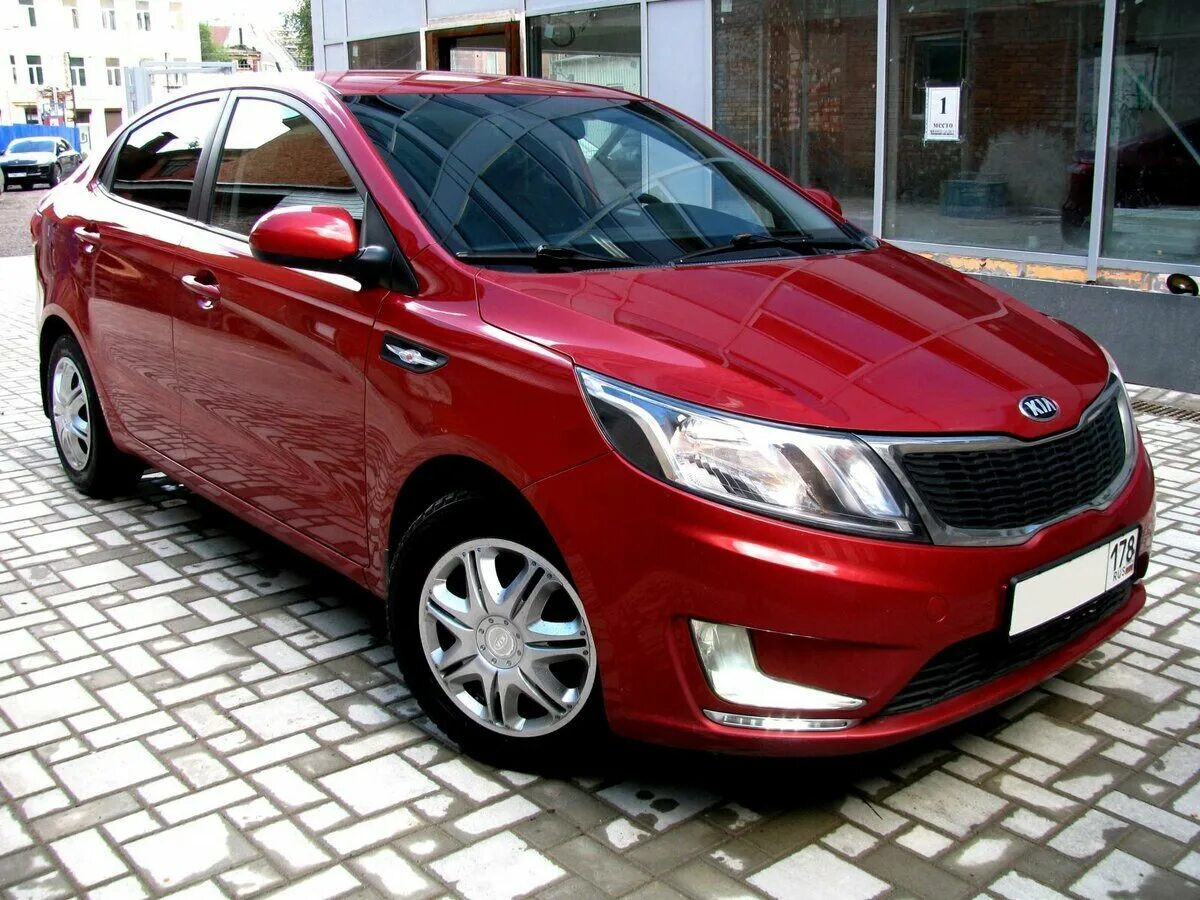 Киа Рио 2013 красная седан. Kia Rio III 2013. Kia Rio 3 красная. Кия Рио 2013 седан красный. Rio красный