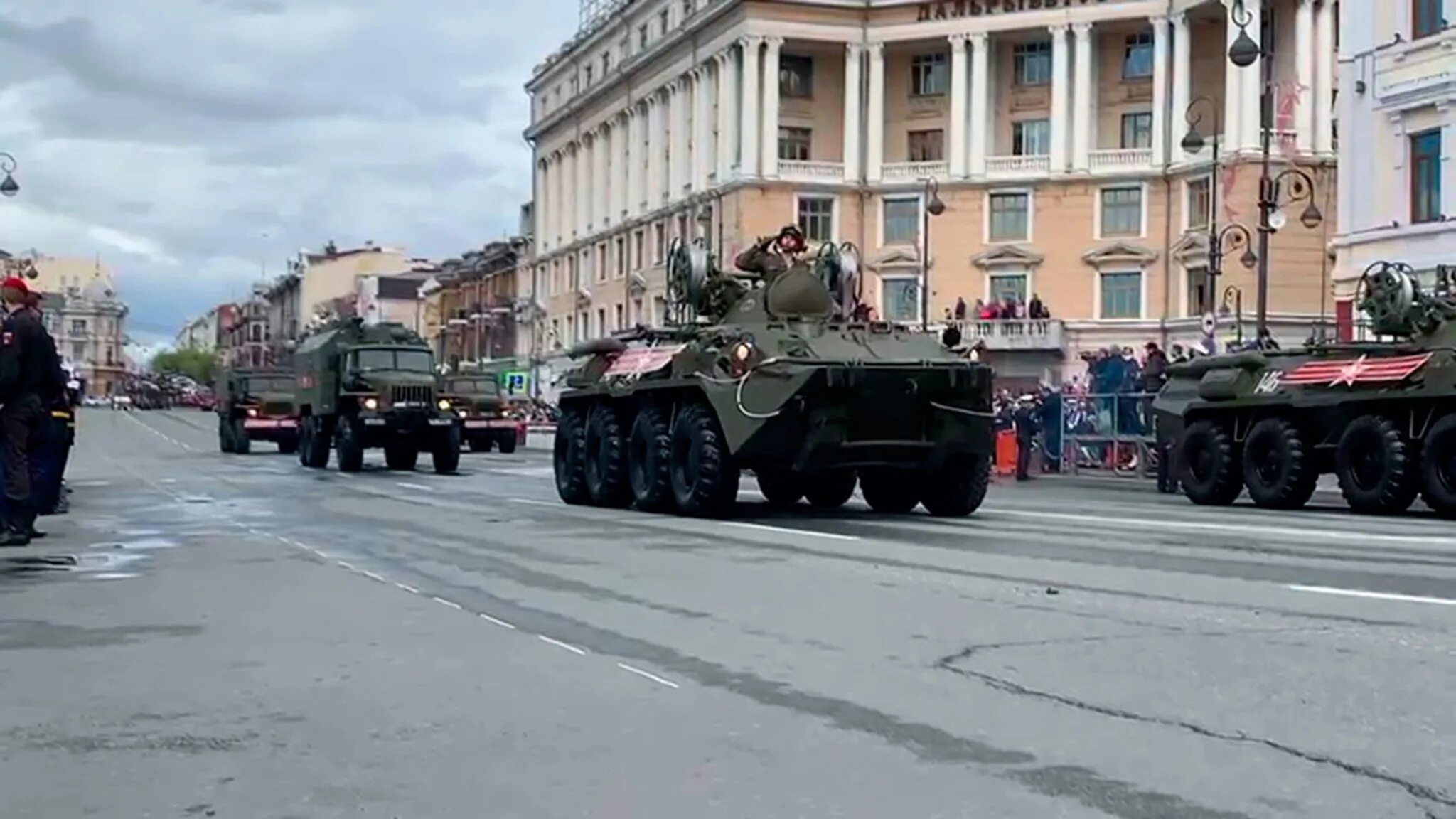 Парад Победы Владивосток 2021. Парад 9 мая Владивосток. Парад Победы во Владивостоке 2023. Парад Победы Владивосток 2023 техника. 9 мая владивосток