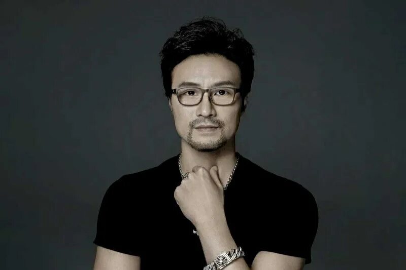 Wang feng. "xin feng wang". Wang feng. Ван фенг (певец). Ванг фенг актер.