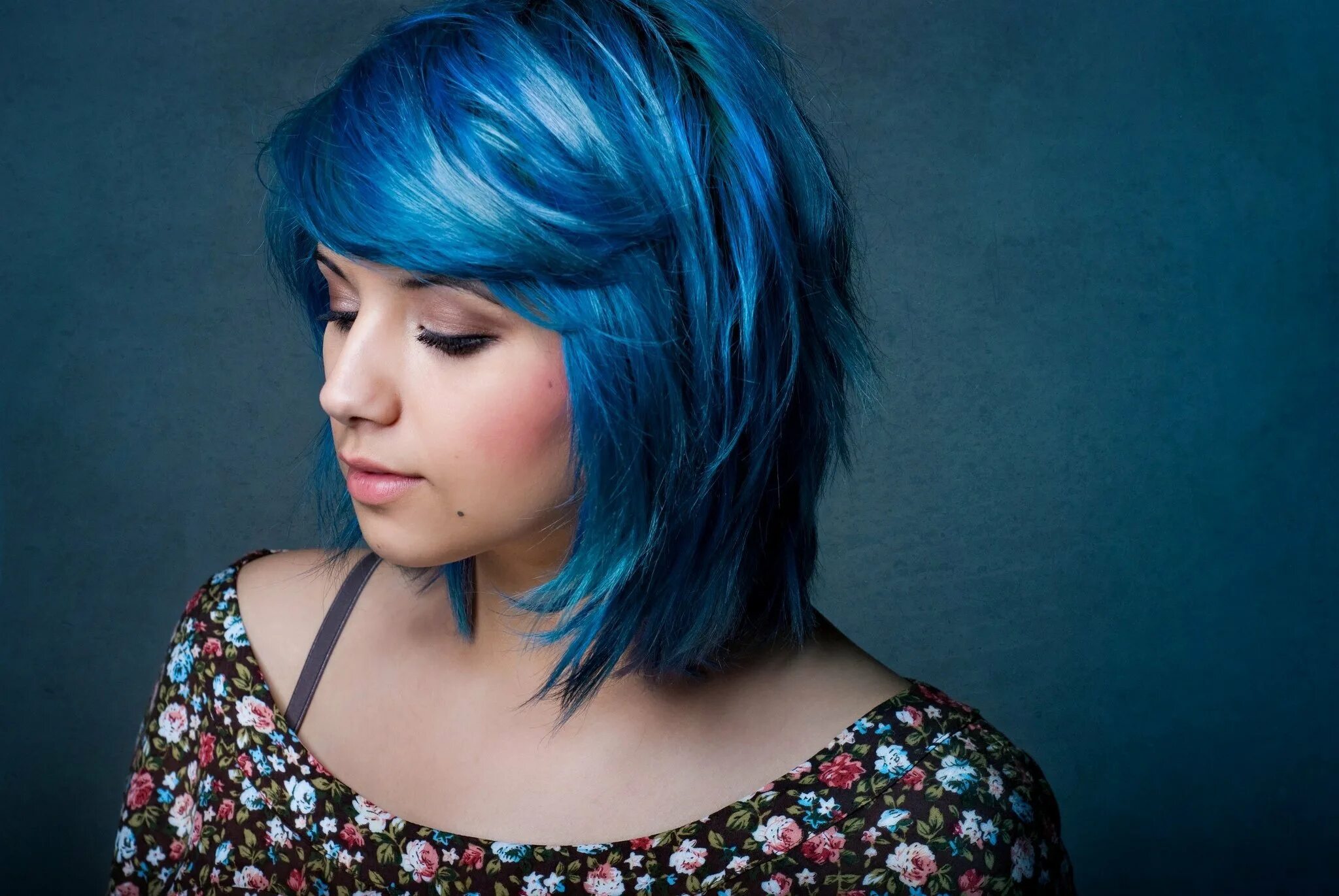 Эвелон синие волосы. Фото глории макфин. Девушка с синими волосами. Голубые волосы. Синие волосы у девушек.