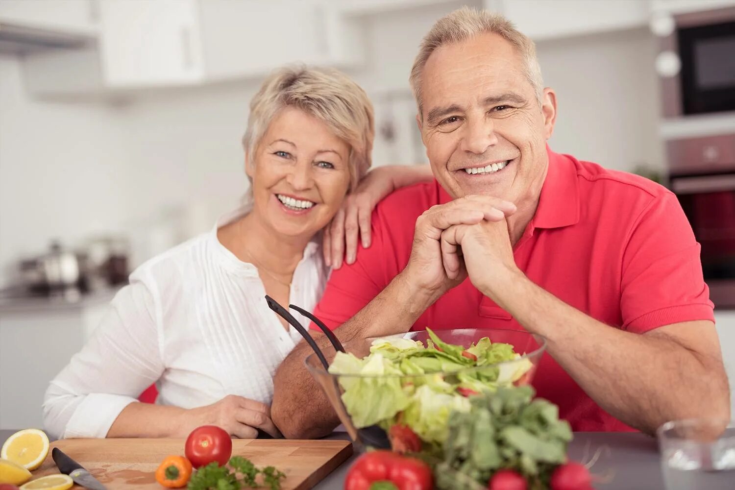 Здоровья лиц пожилого возраста. Здоровое питание для пожилых. Правильное питание для пожилых. Пожилые люди. Здоровое питание в зрелом возрасте.
