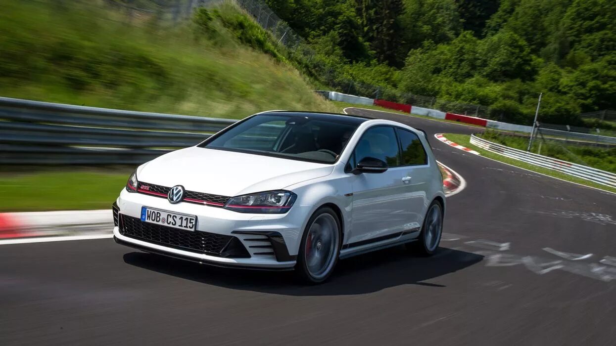 5. Фольксваген гольф gti поколения. Volkswagen golf 7 gti clubsport. Volkswagen golf gti clubsport 2016. Golf 7 gti.