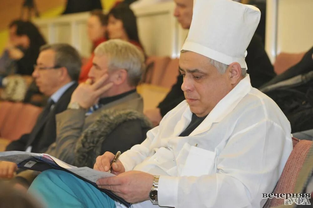 Тимербулатов виль мамилович биография. Тимербулатов венер мамилович. Профессор тимербулатов. Виль тимербулатов и роберт тимербулатов. Тимербулатов виль мамилович.