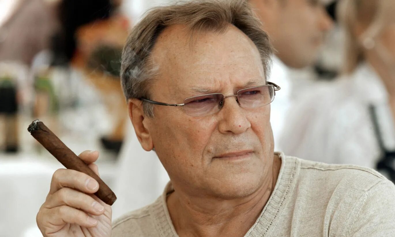 жизнь она разная все же прекрасная шакуров. сергей шакуров 2022. сергей шакуров. шакуров сергей актер. шакуров сергей каюмович.