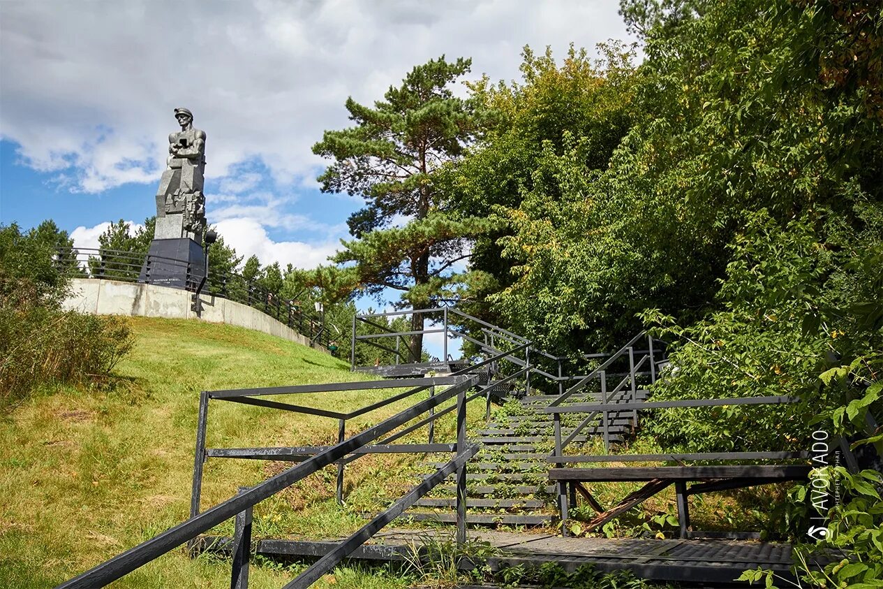Кузбасс фото. Памятник шахтерам Кузбасса. Память шахтерам Кузбасса Кемеровская область. Монумент память шахтерам Кузбасса г Кемерово. Парк Шахтеров Кемерово памятники.