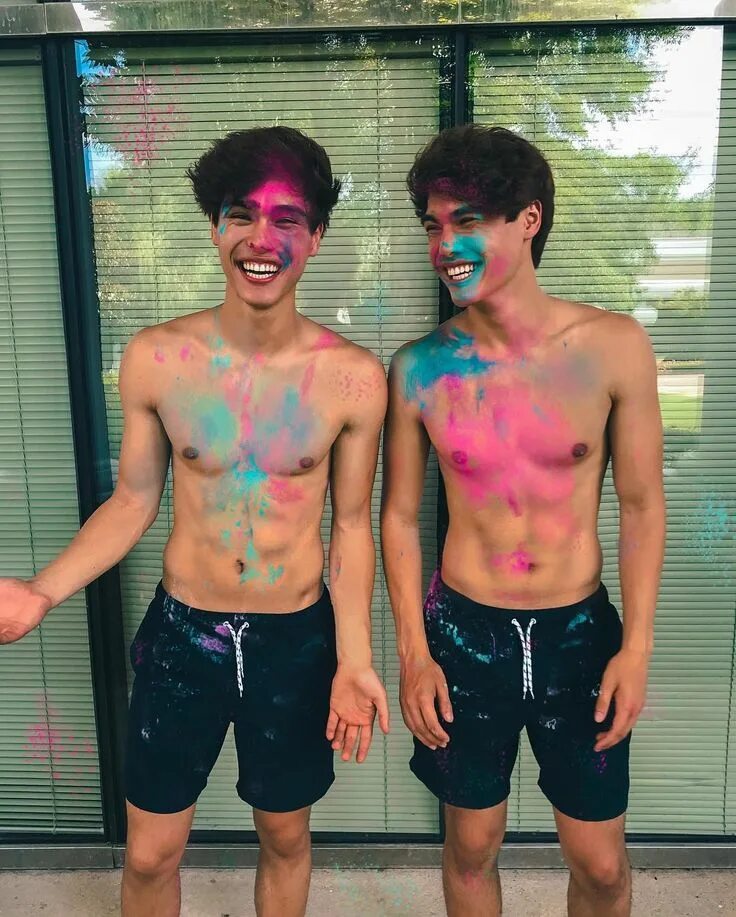 Стокс твинкс. Мэтью претти. Стокс твинкс. Stokes twins алекс. Стокс твинкс.