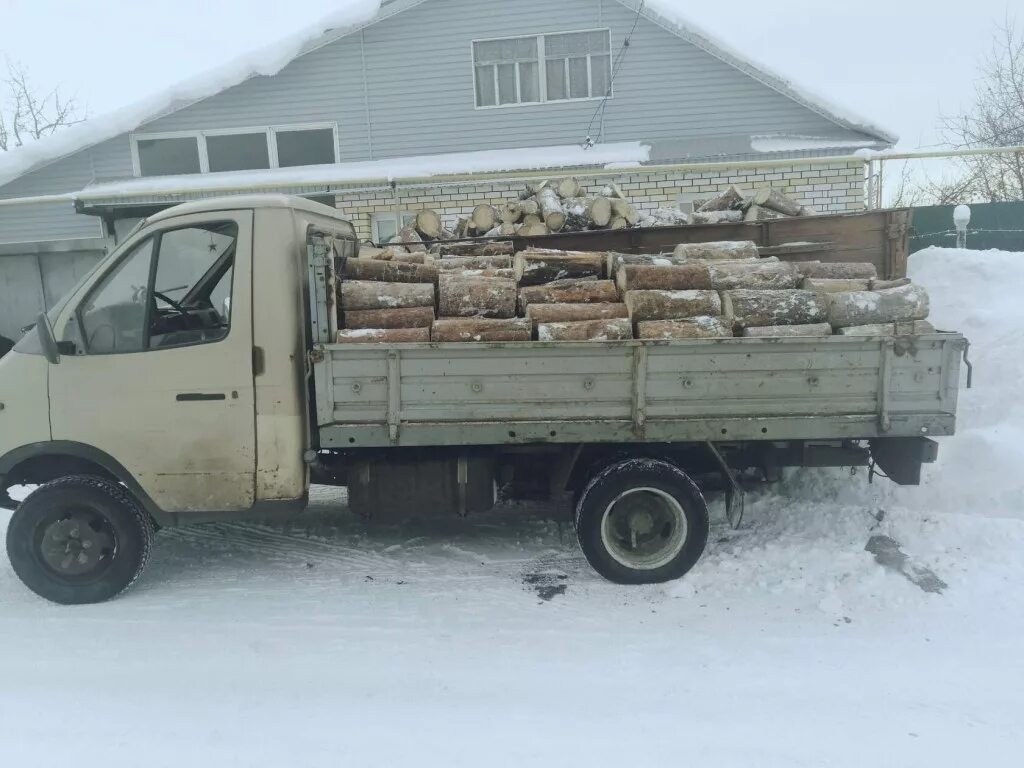 Сколько дров в газели. ГАЗ 3307 С дровами. Газель 5 кубов дров. Газель береза 5 кубов. Газель 3,5 Куба колотых дров.