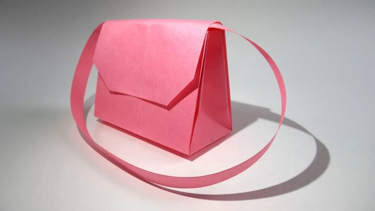 Сумка пакет из цветной бумаги 1 класс. Сумка из бумаги. Сумочка из бумаги. Оригами сумочка. Бумажная объемная сумка.